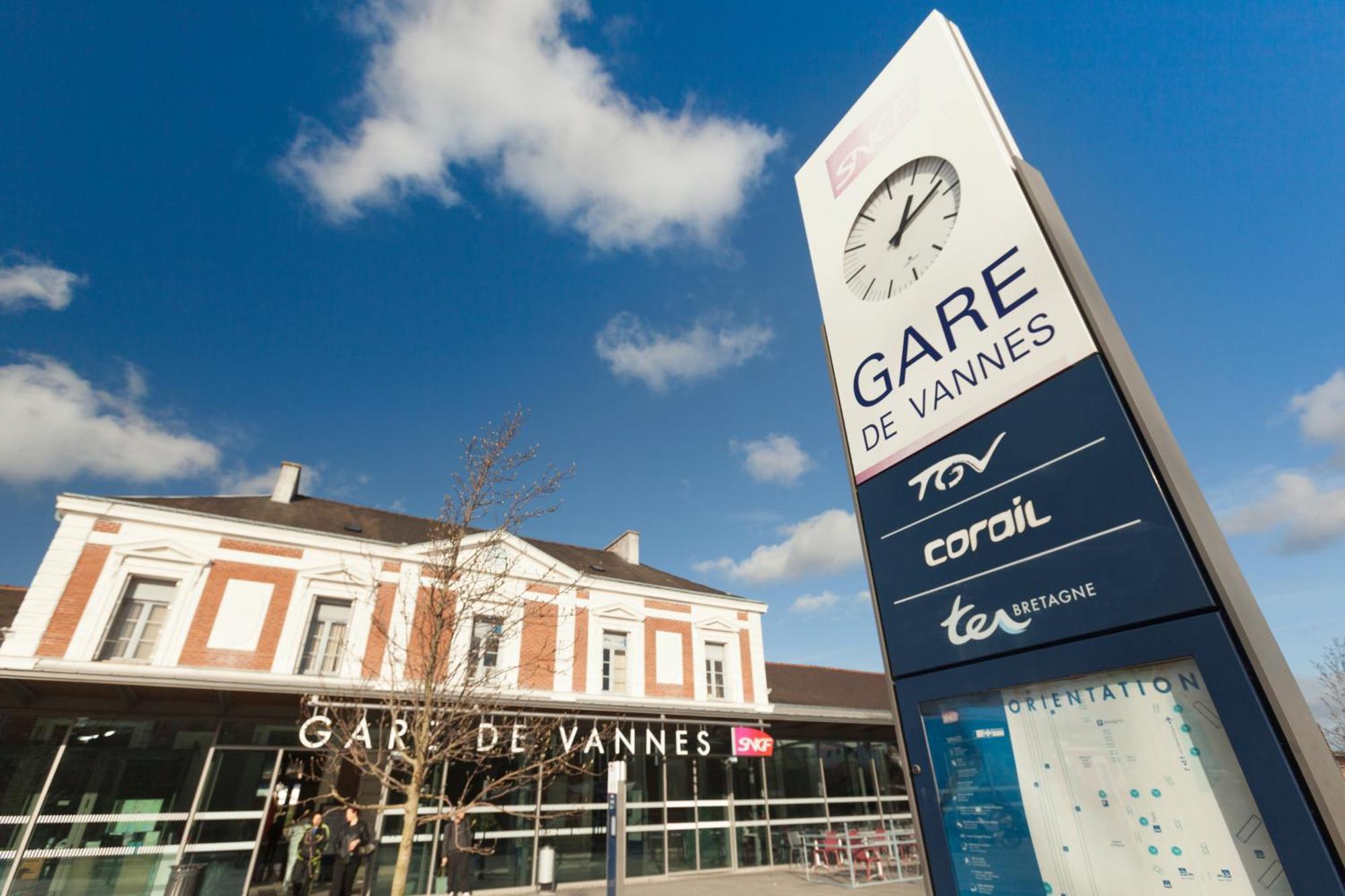 Ibis Styles Vannes Gare Centre Ngoại thất bức ảnh