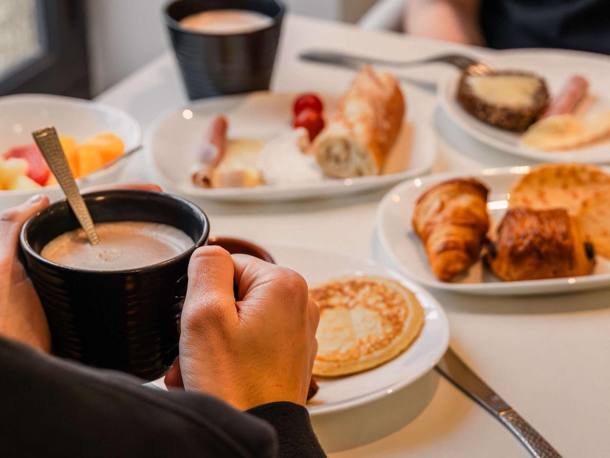 Ibis Styles Vannes Gare Centre Ngoại thất bức ảnh