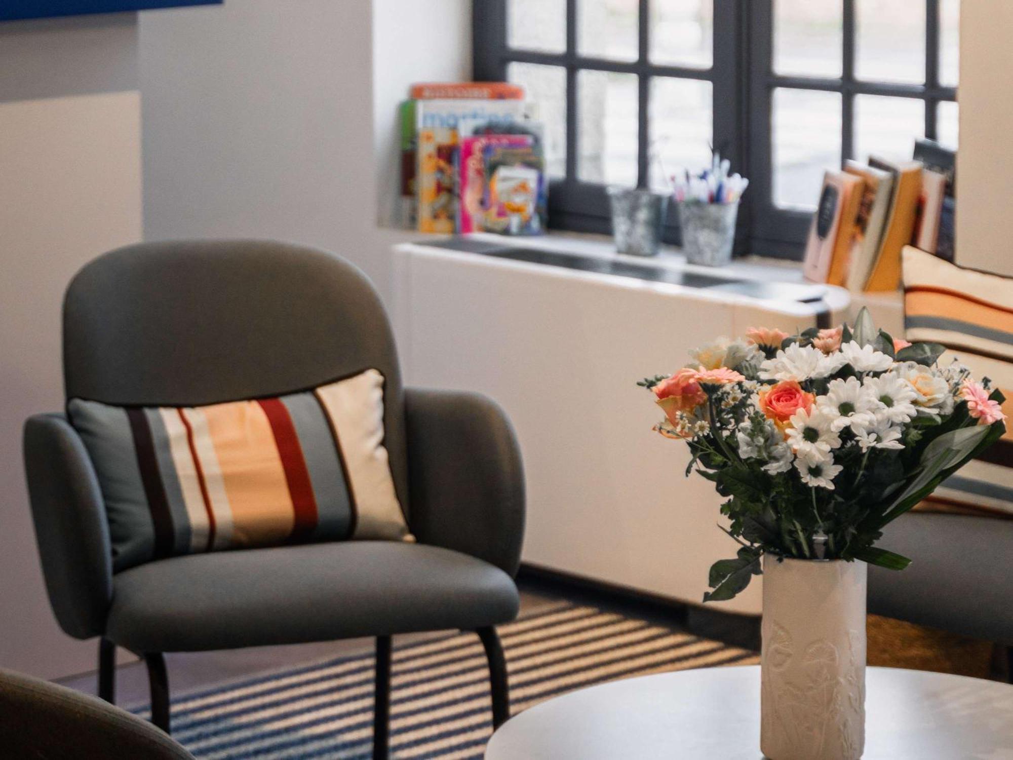 Ibis Styles Vannes Gare Centre Ngoại thất bức ảnh
