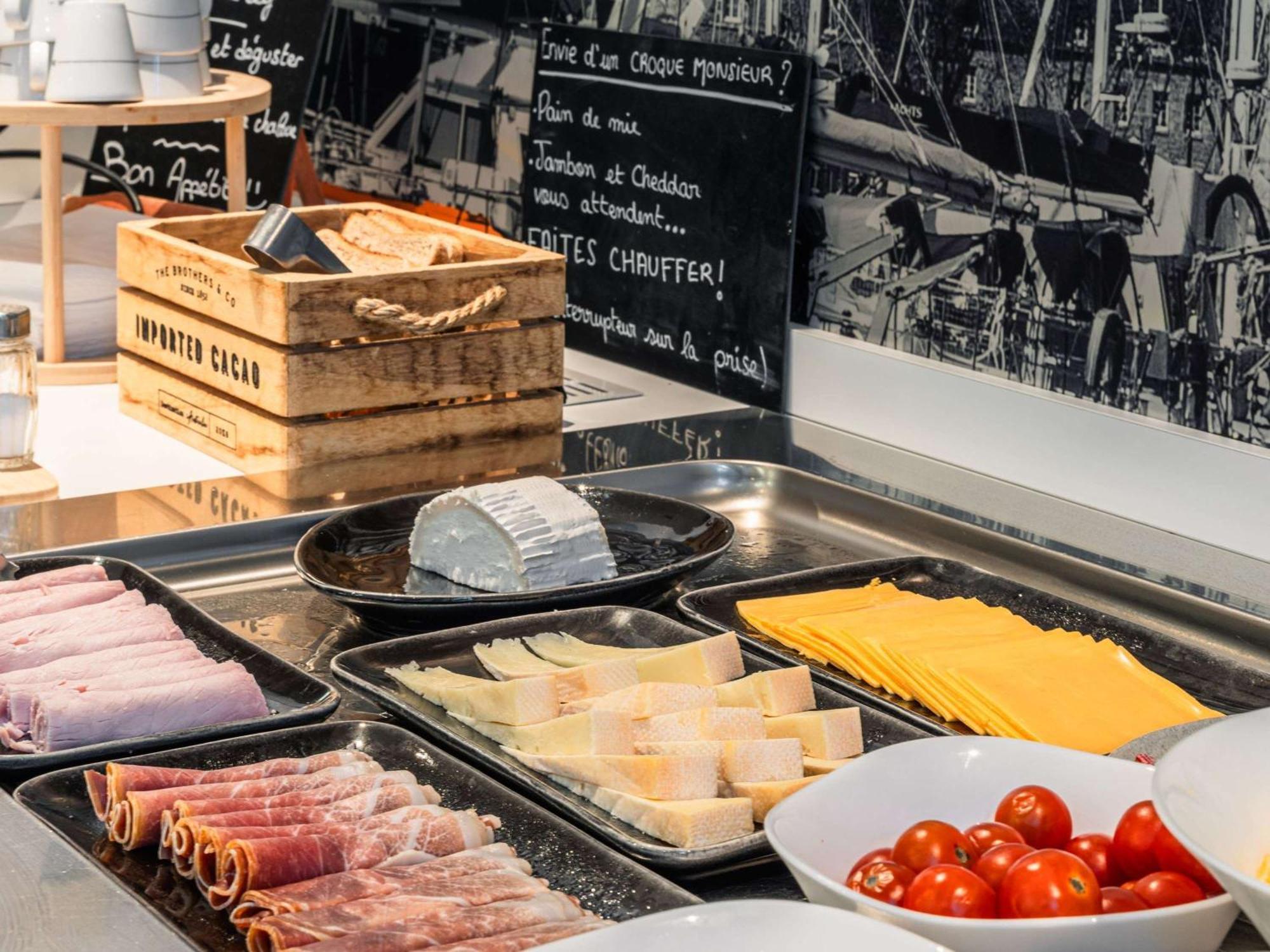 Ibis Styles Vannes Gare Centre Ngoại thất bức ảnh